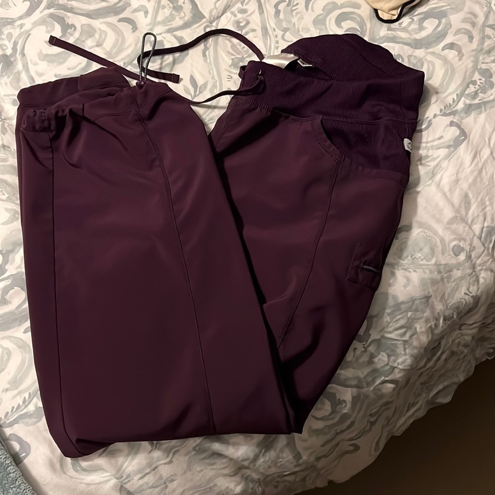 Cherokee Infinity petite scrub pants